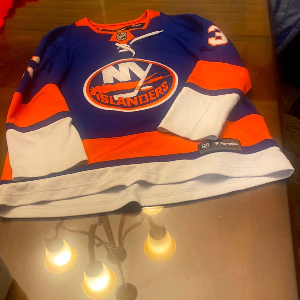 Mat Barzal NY Islanders youth size L/XL Fabatics jersey. Great condition!
